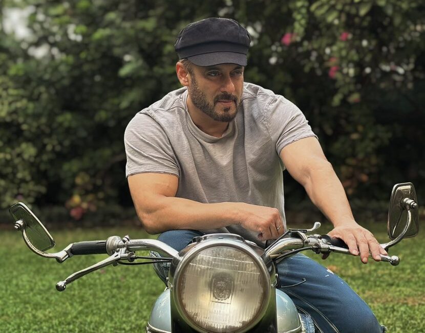 SHAHRUKH KHAN VS SALMAN KHAN